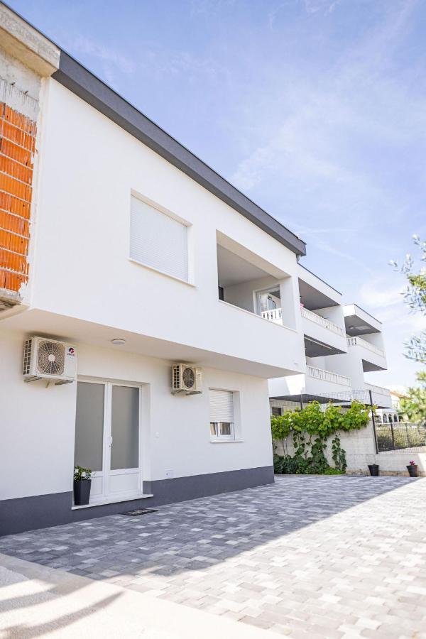 Apartments Veronika Trogir Exterior foto